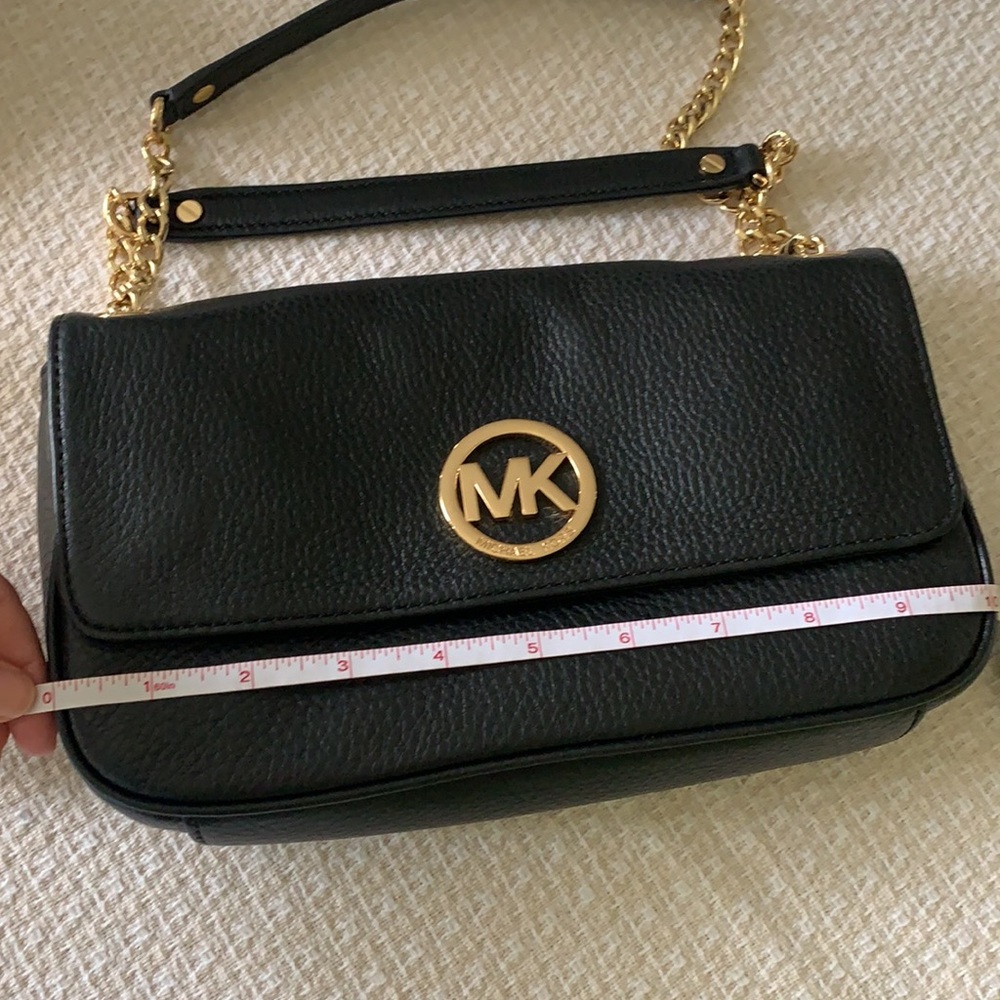 Black and gold Michael Kors bag NWOT Host Pick 10/16🎉🎉 - Picture 5 of 7
